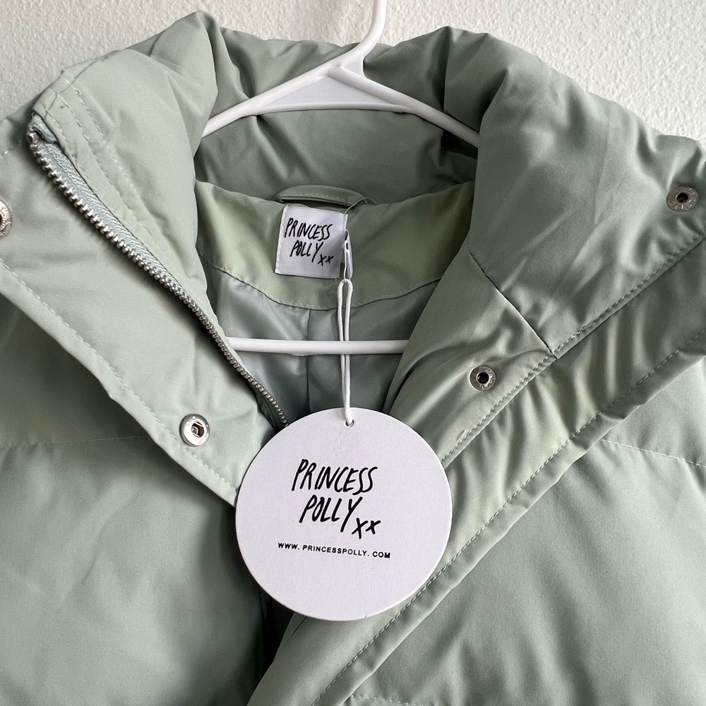 NWT Cropped Puffer - Picture 5 of 6